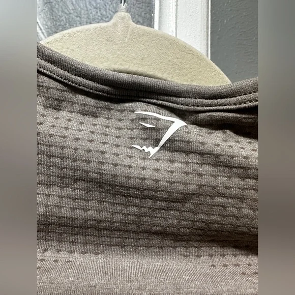 NWT Gymshark VITAL SEAMLESS 2.0 LONG SLEEVE CROP TOP-Brown - Picture 10 of 10